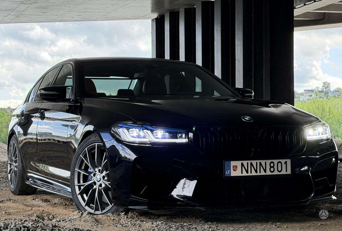 BMW M550, Седан