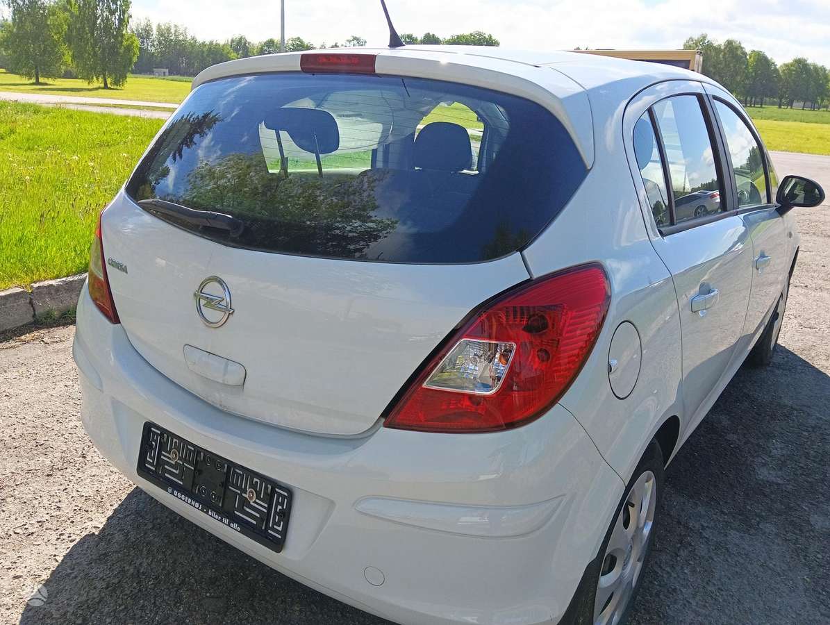 Opel Corsa, 1.2 l., Хэтчбек