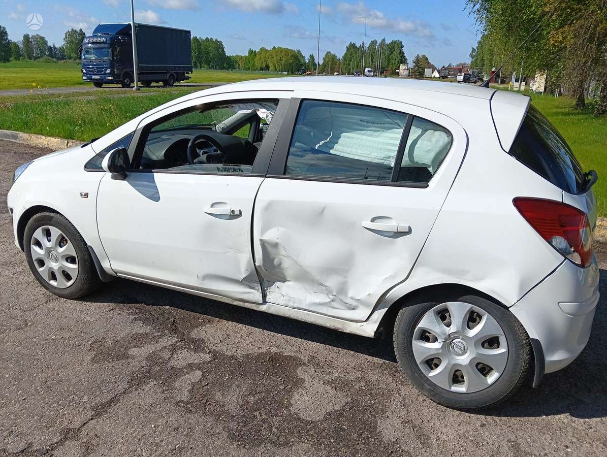 Opel Corsa, 1.2 l., Хэтчбек