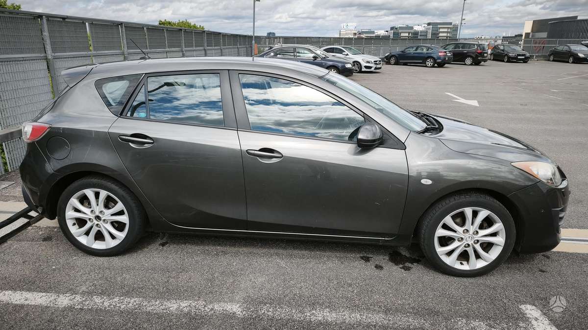 Mazda 3, 1.6 l., hatchback