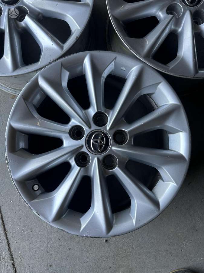 Toyota, lengvojo lydinio, R16
