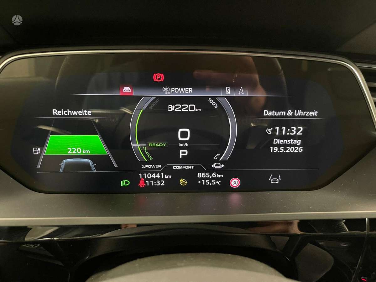 Audi e-tron, 95 kWh, off-road / crossover