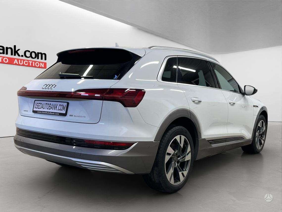 Audi e-tron, 95 kWh, off-road / crossover
