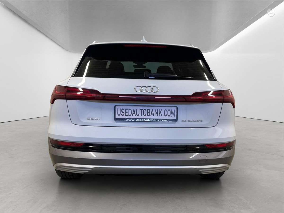 Audi e-tron, 95 kWh, off-road / crossover