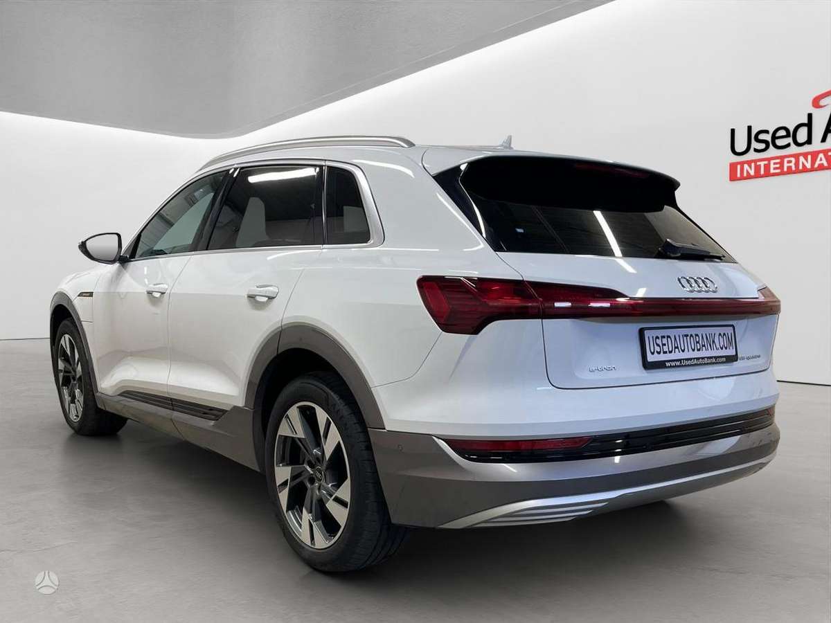 Audi e-tron, 95 kWh, off-road / crossover