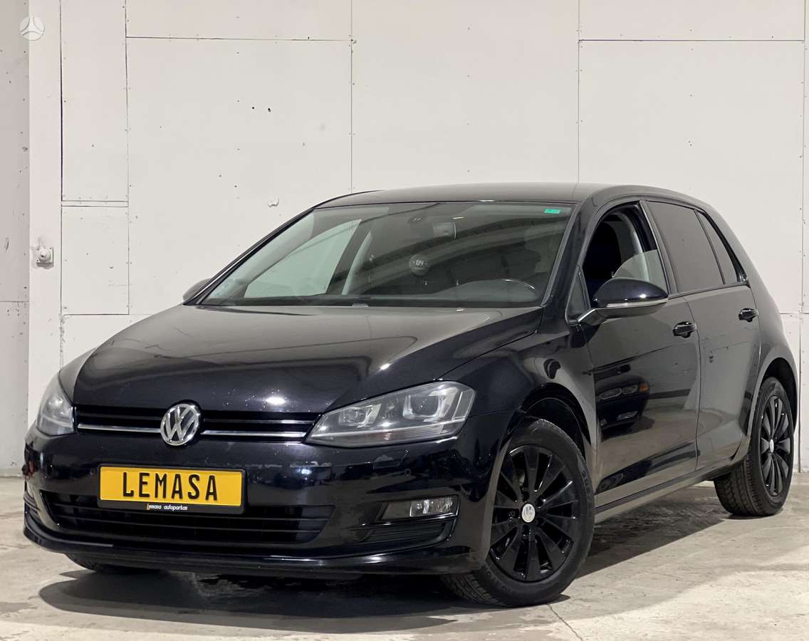 Volkswagen Golf - 1