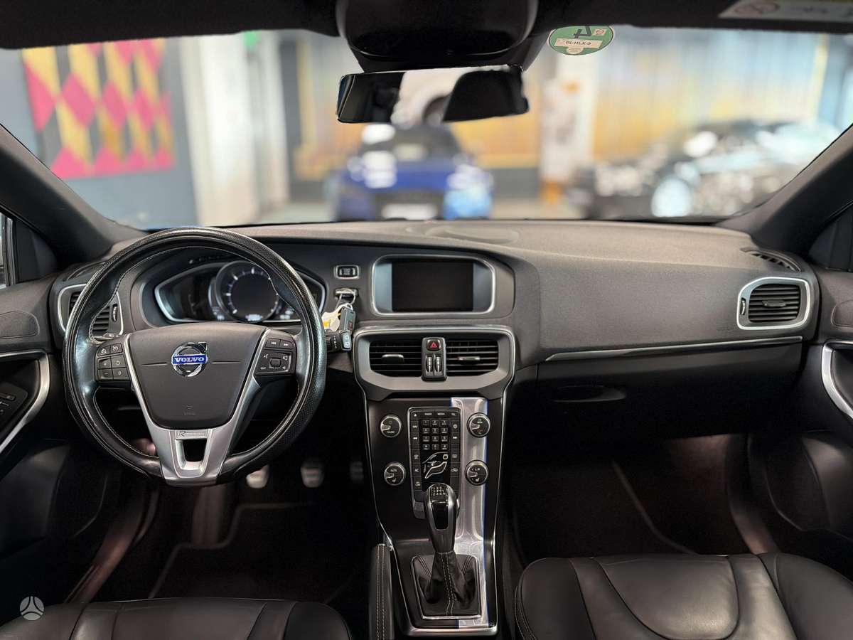 Volvo V40, 2.0 l., Хэтчбек