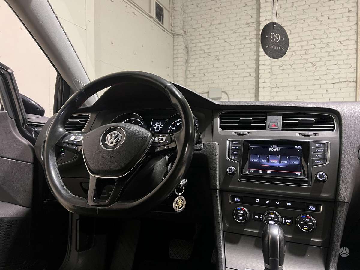 Volkswagen Golf - 7
