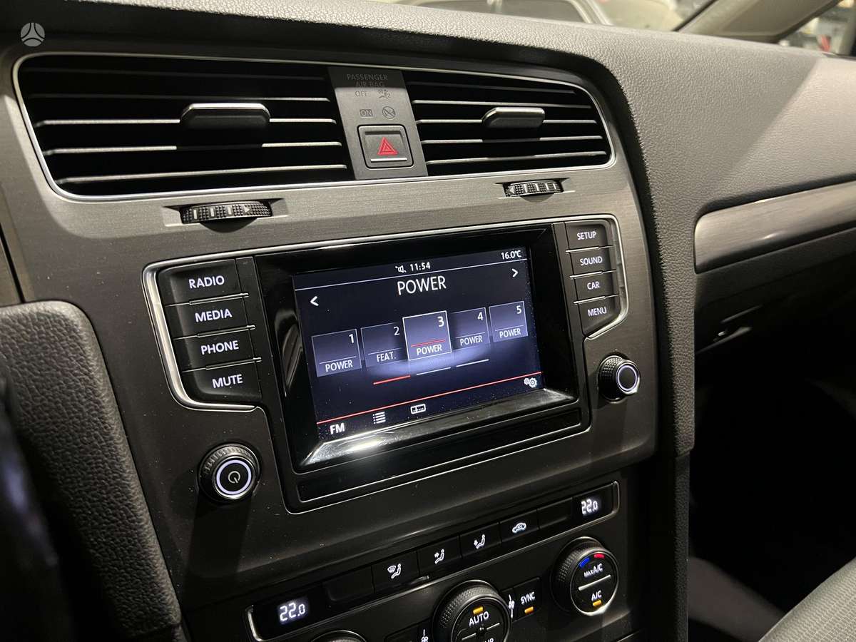 Volkswagen Golf - 4