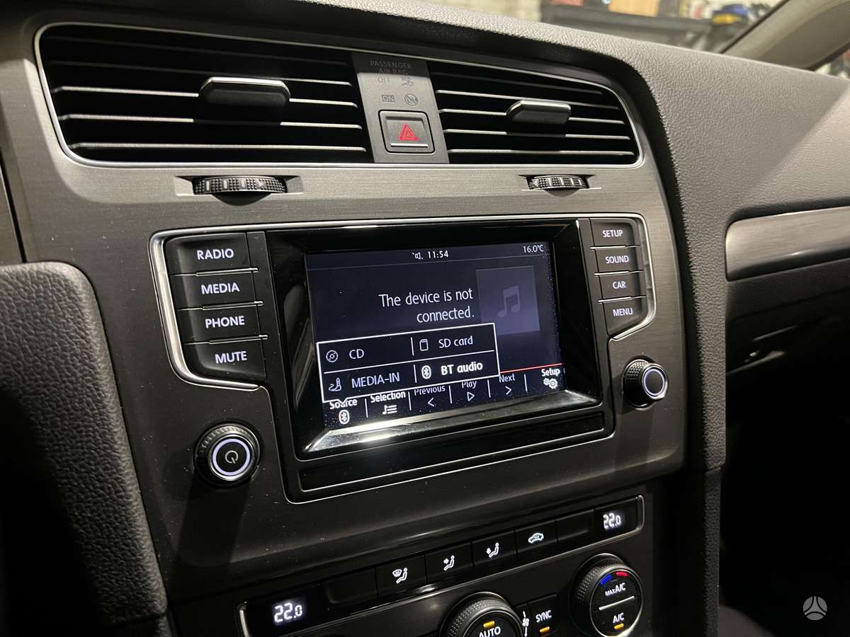 Volkswagen Golf - 12
