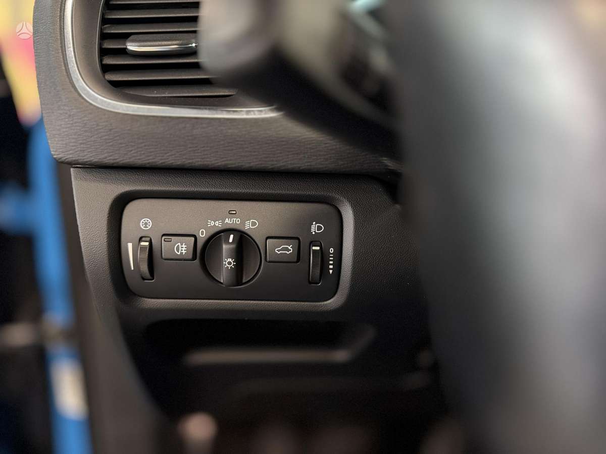Volvo V40, 2.0 l., Хэтчбек