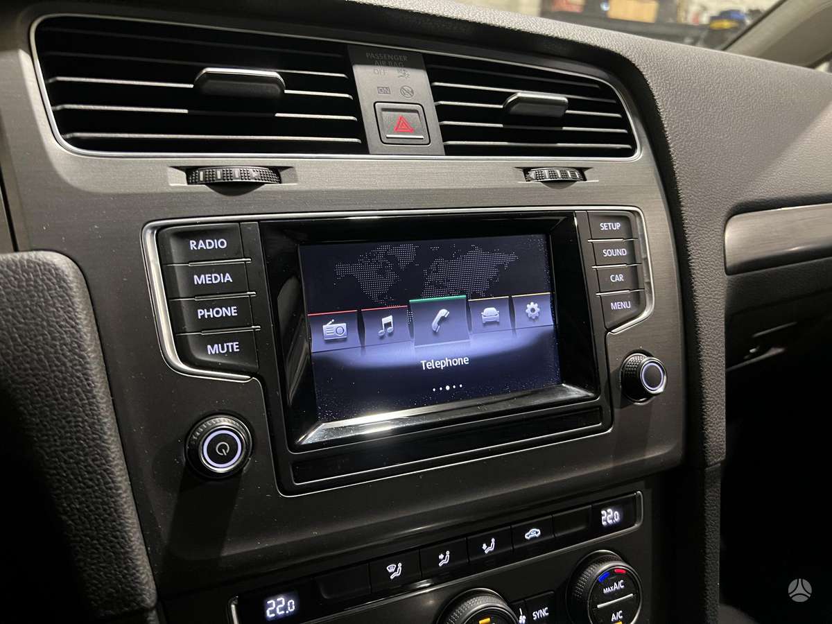 Volkswagen Golf - 8