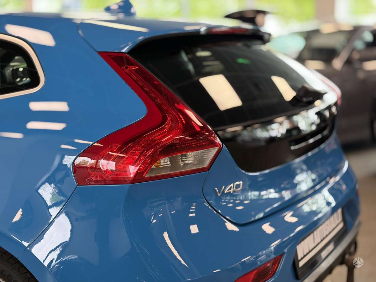 Volvo V40, 2.0 l., Хэтчбек