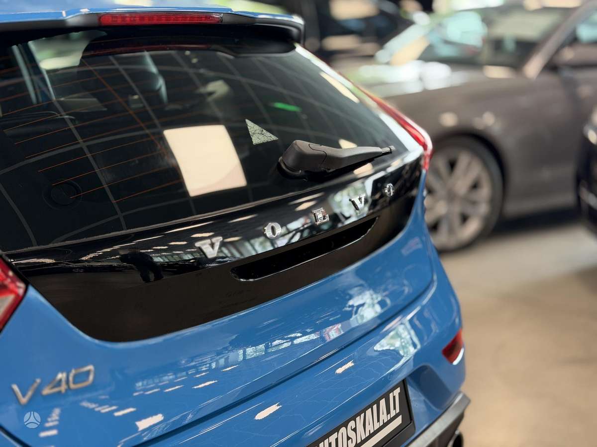 Volvo V40, 2.0 l., Хэтчбек