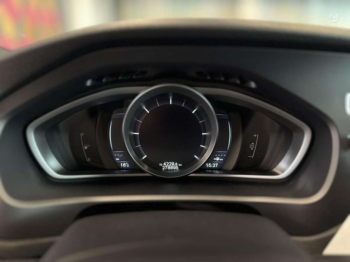 Volvo V40, 2.0 l., Хэтчбек