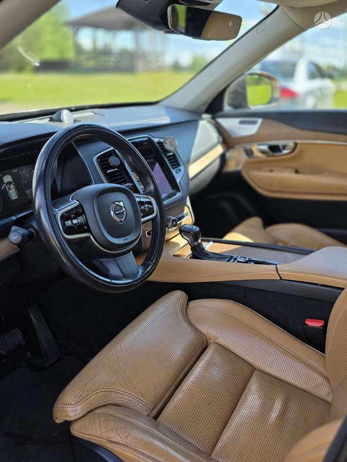 Volvo XC90 - 7