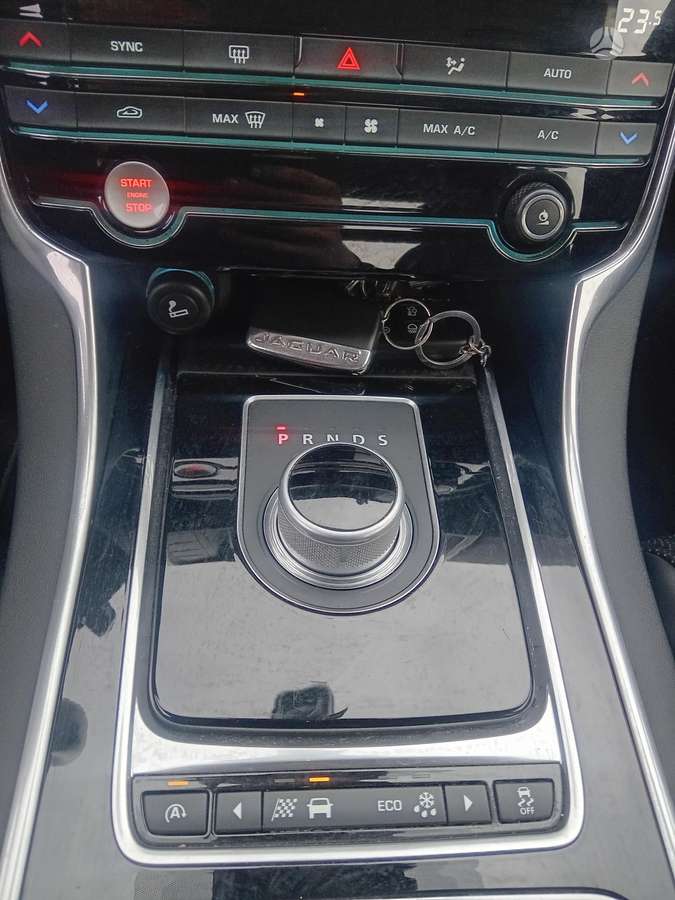 Jaguar XE, 2.0 l., Седан