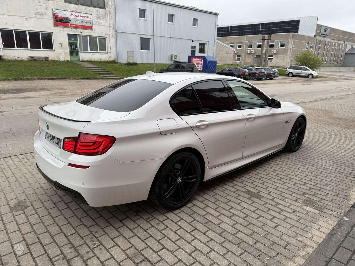 BMW 520, sedanas