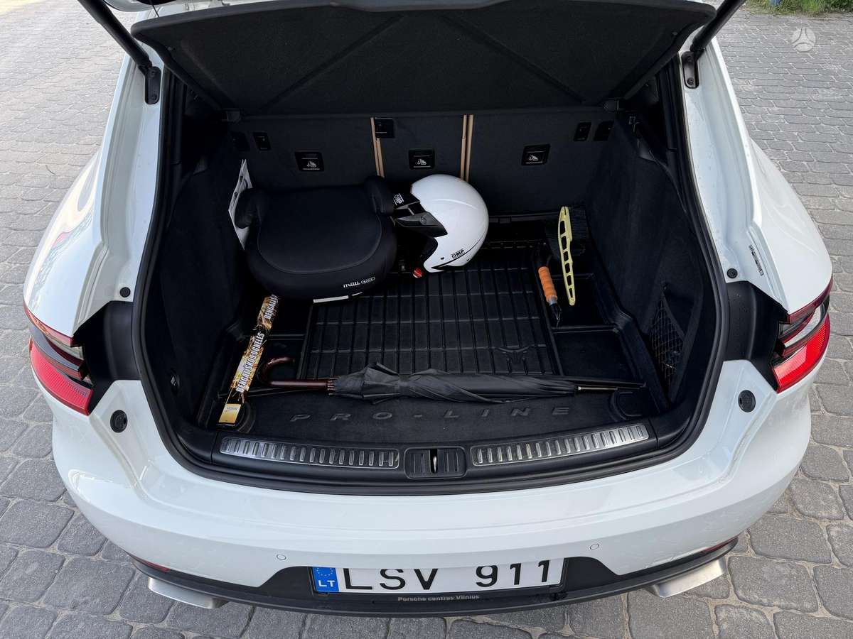 Porsche Macan, 2.0 l., off-road / crossover