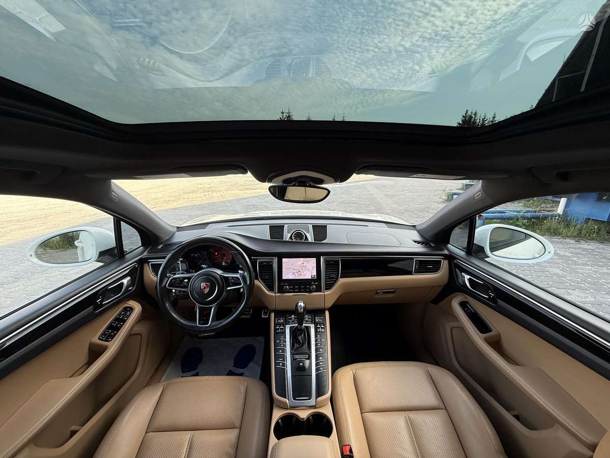 Porsche Macan, 2.0 l., off-road / crossover