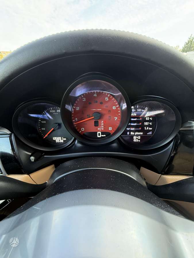 Porsche Macan, 2.0 l., off-road / crossover