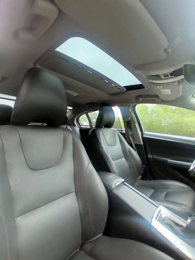 Volvo S60, 2.0 l., Седан