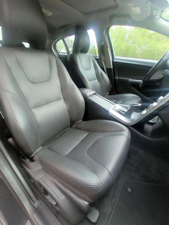Volvo S60, 2.0 l., Седан