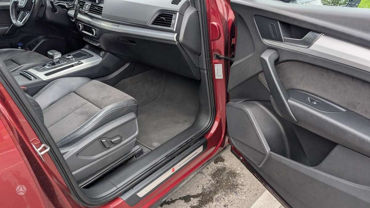 Audi Q5, 2.0 l., Внедорожник / Кроссовер
