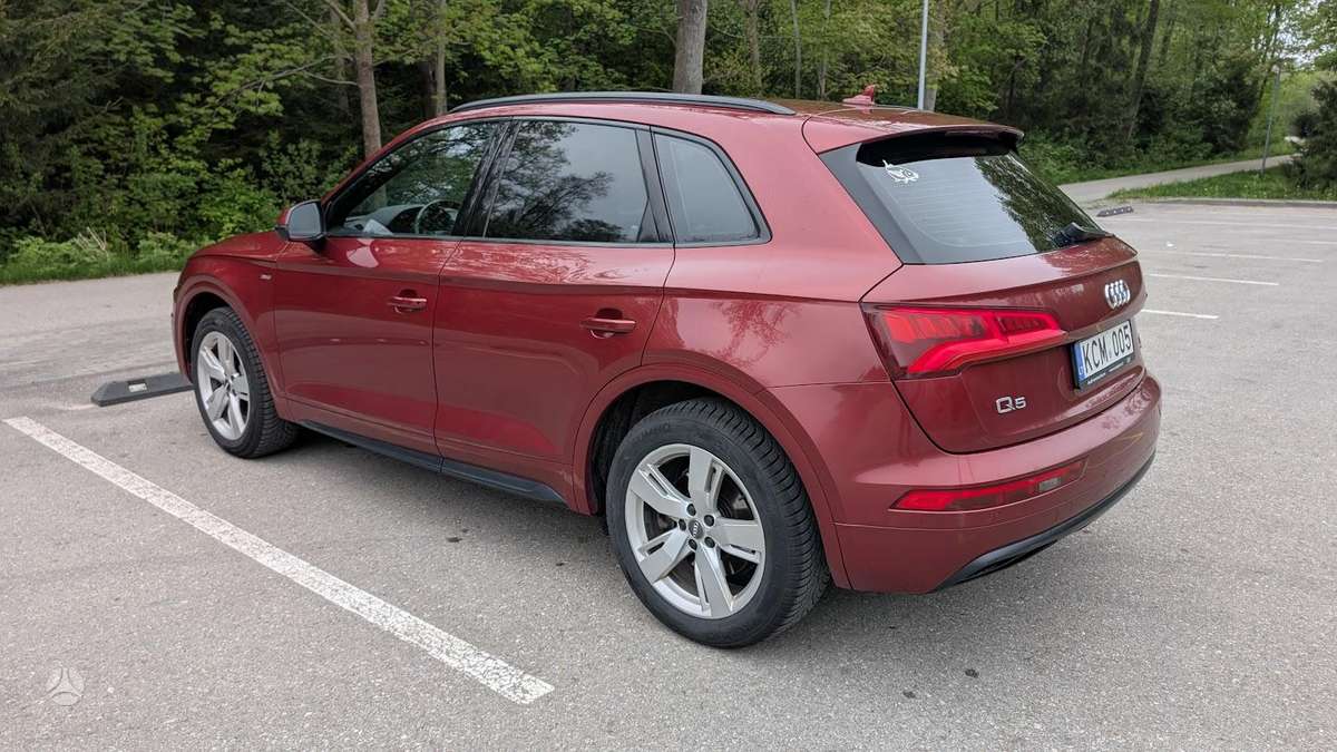 Audi Q5, 2.0 l., Внедорожник / Кроссовер
