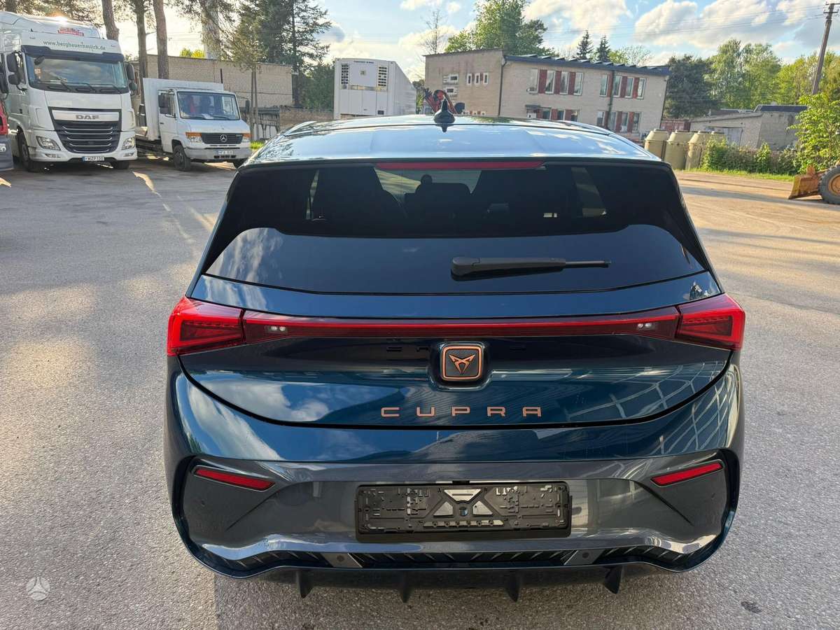 Cupra Born, 62 kWh, hatchback