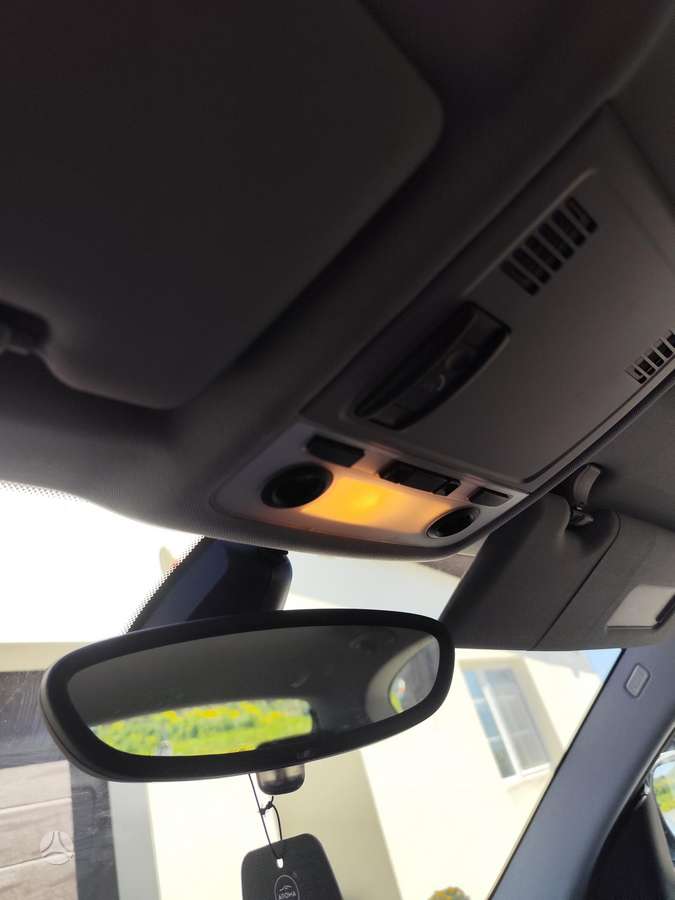 BMW 118, 2.0 l., hatchback