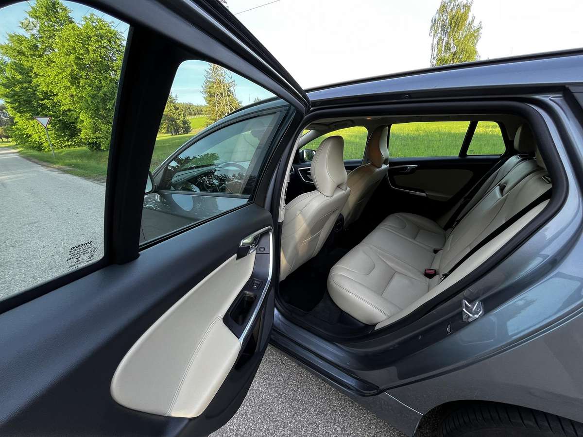 Volvo V60 - 11