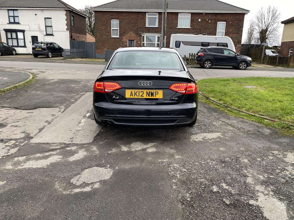 Audi A4, 2.0 l., Седан