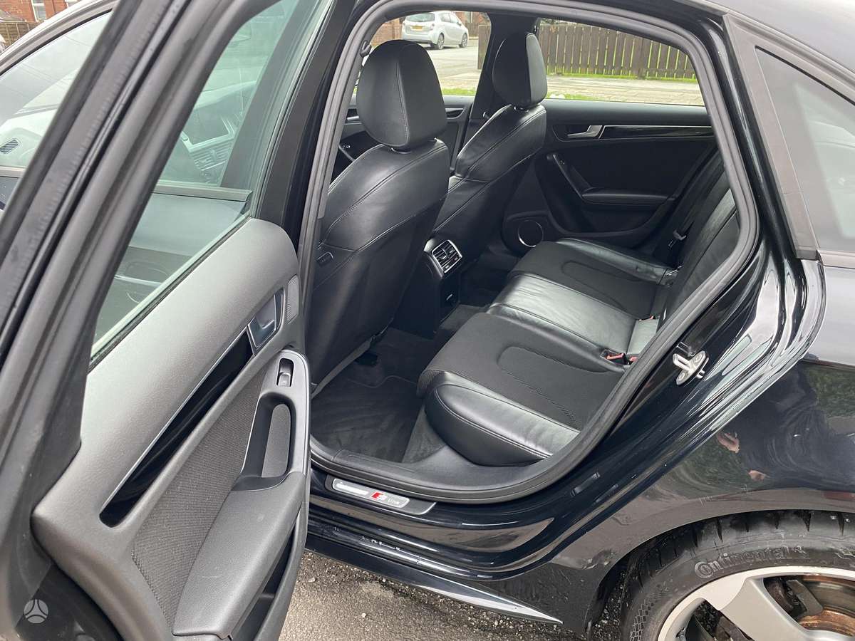 Audi A4, 2.0 l., Седан