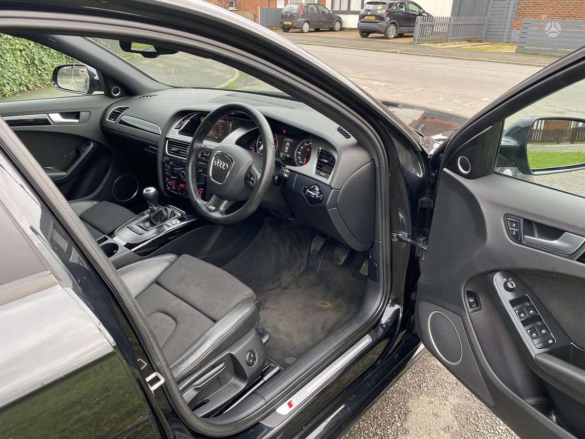 Audi A4, 2.0 l., sedanas