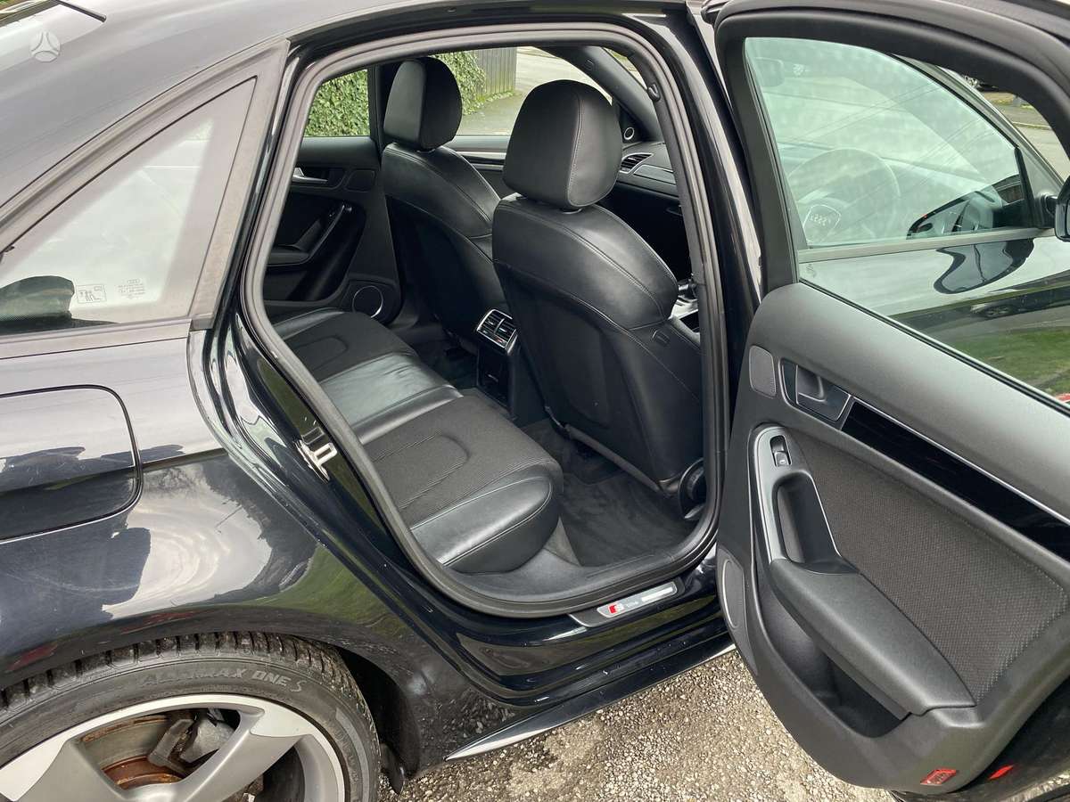 Audi A4, 2.0 l., sedanas
