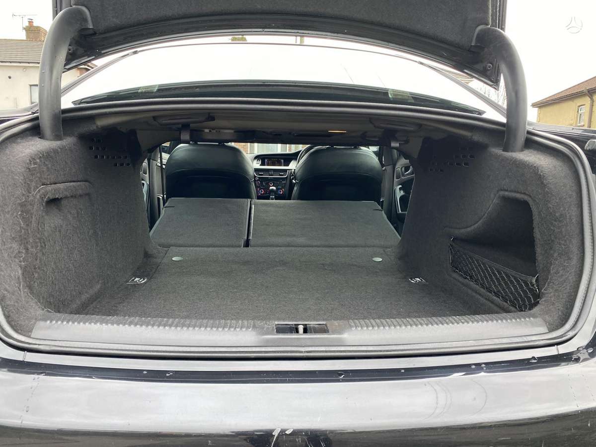 Audi A4, 2.0 l., saloon / sedan