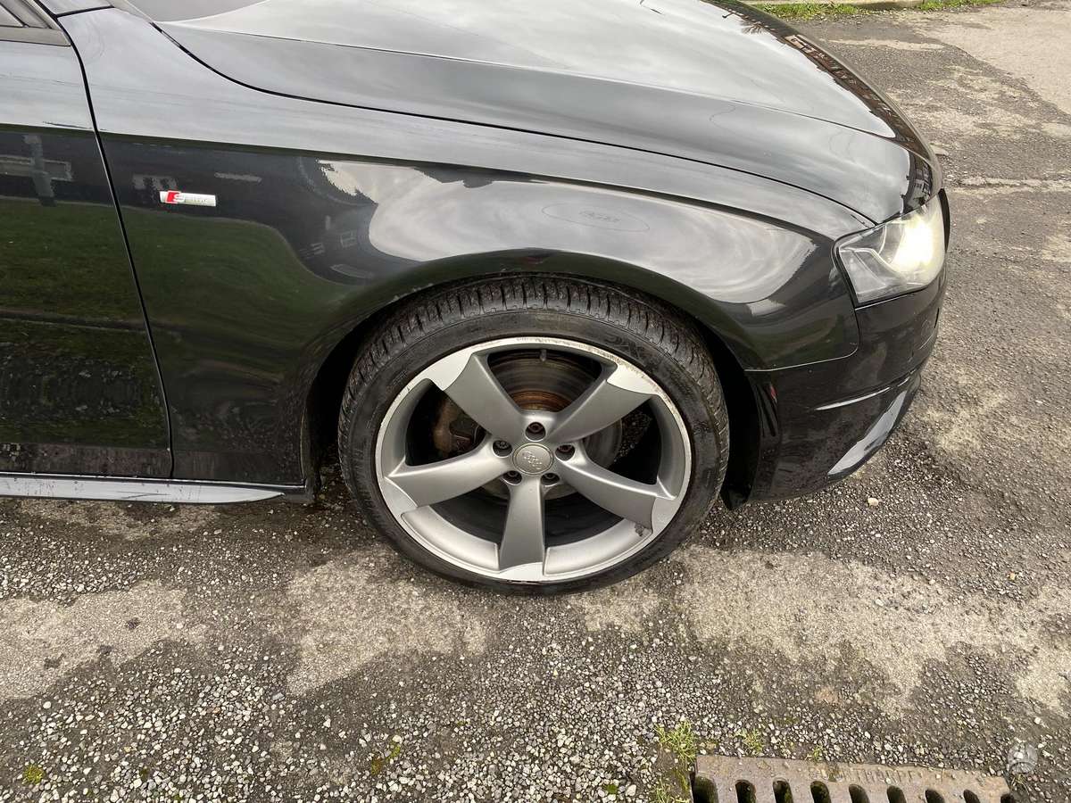 Audi A4, 2.0 l., Седан