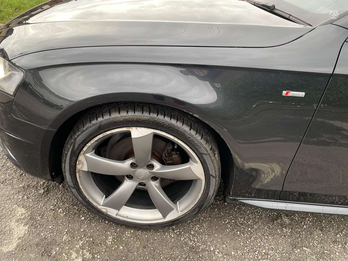 Audi A4, 2.0 l., Седан