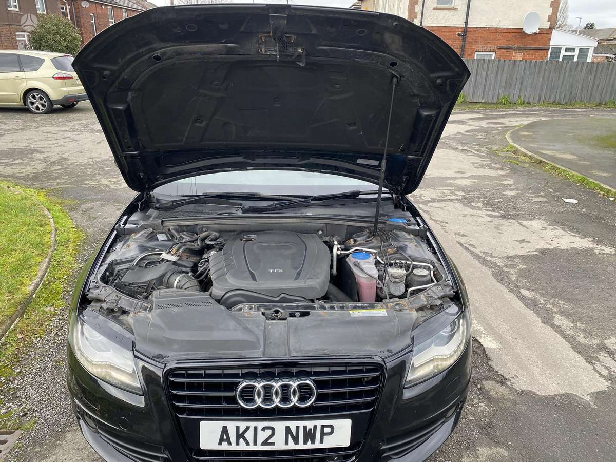 Audi A4, 2.0 l., Седан
