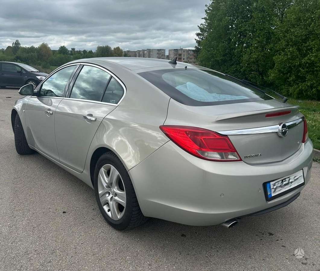 Opel Insignia, 2.0 l., Хэтчбек
