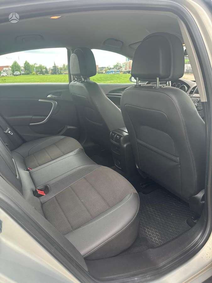 Opel Insignia, 2.0 l., Хэтчбек