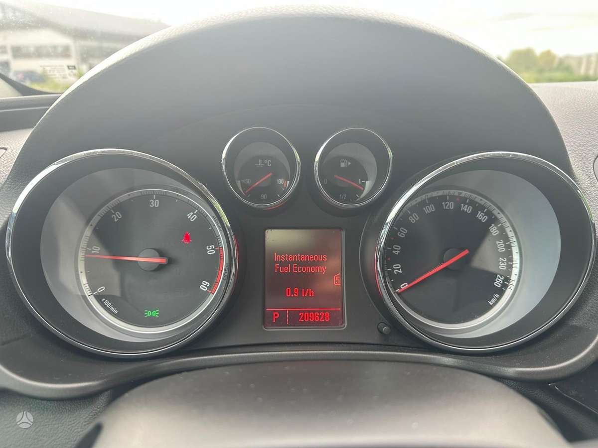 Opel Insignia, 2.0 l., Хэтчбек