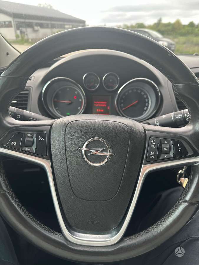 Opel Insignia, 2.0 l., Хэтчбек