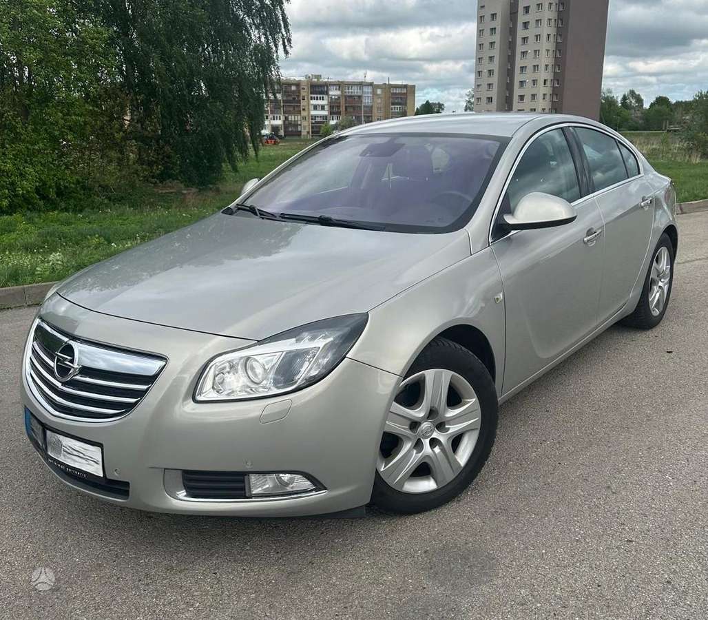 Opel Insignia, 2.0 l., hatchback
