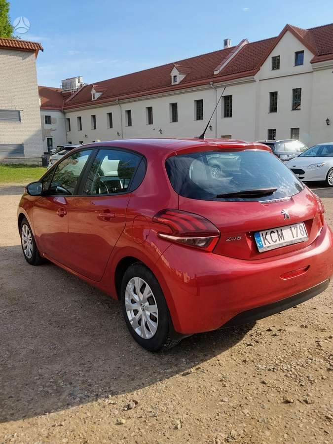 Peugeot 208 - 5