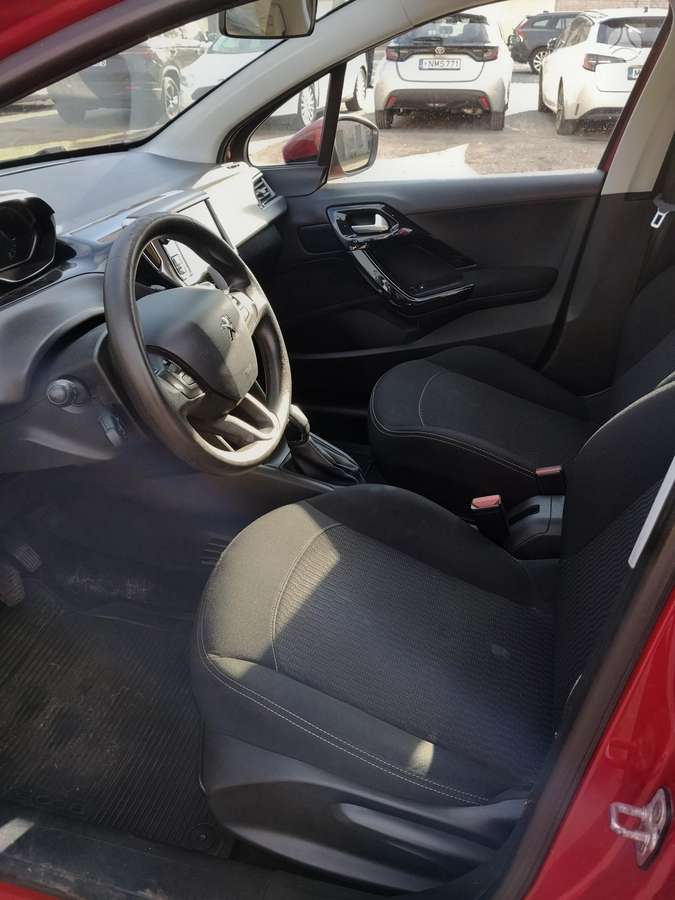 Peugeot 208 - 7