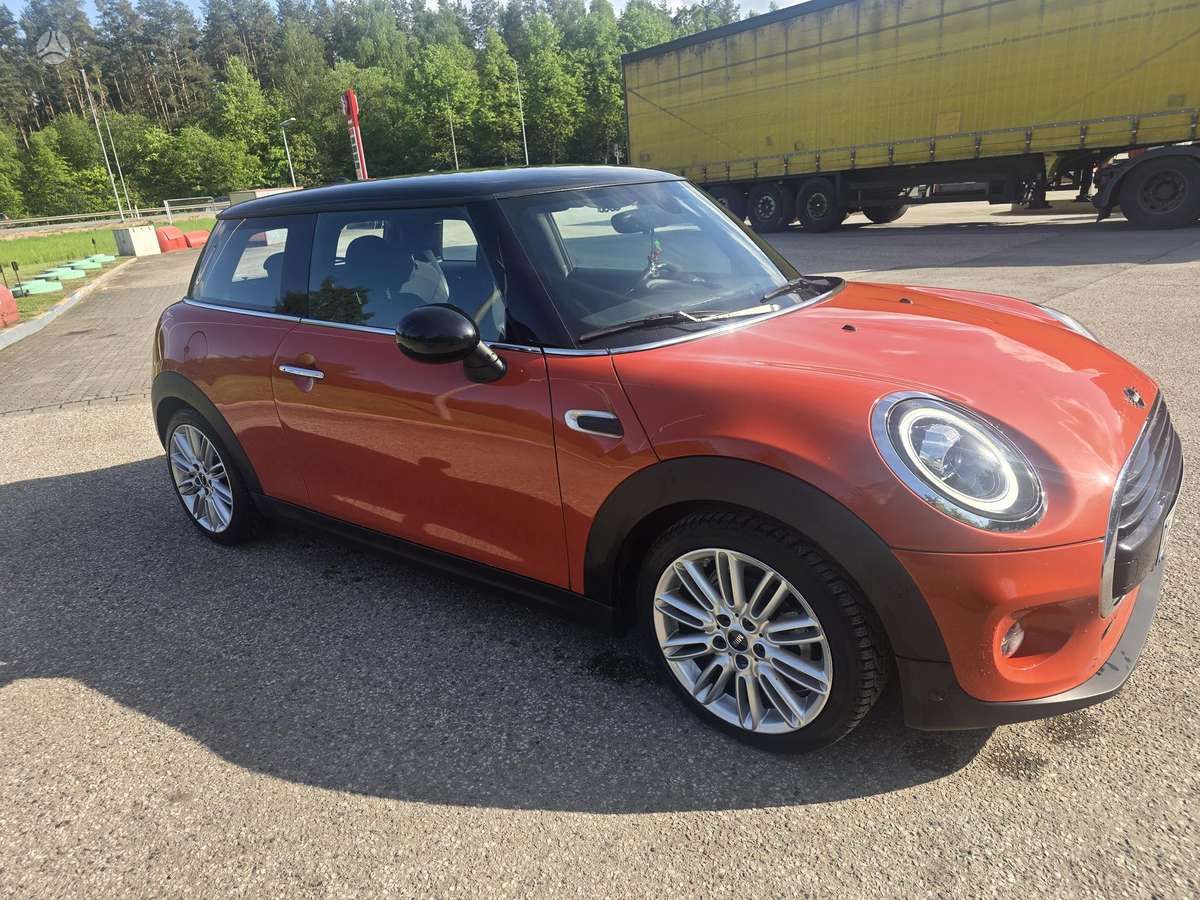 Mini Cooper, 1.5 l., hatchback