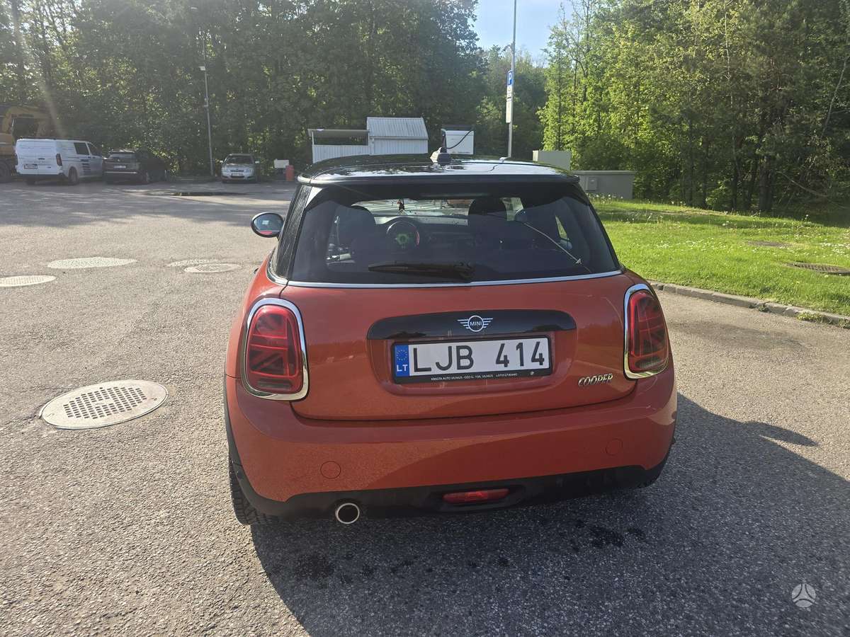 Mini Cooper, 1.5 l., hatchback