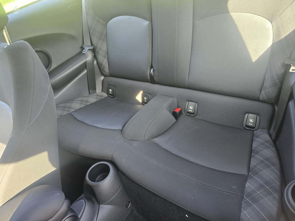 Mini Cooper, 1.5 l., hatchback